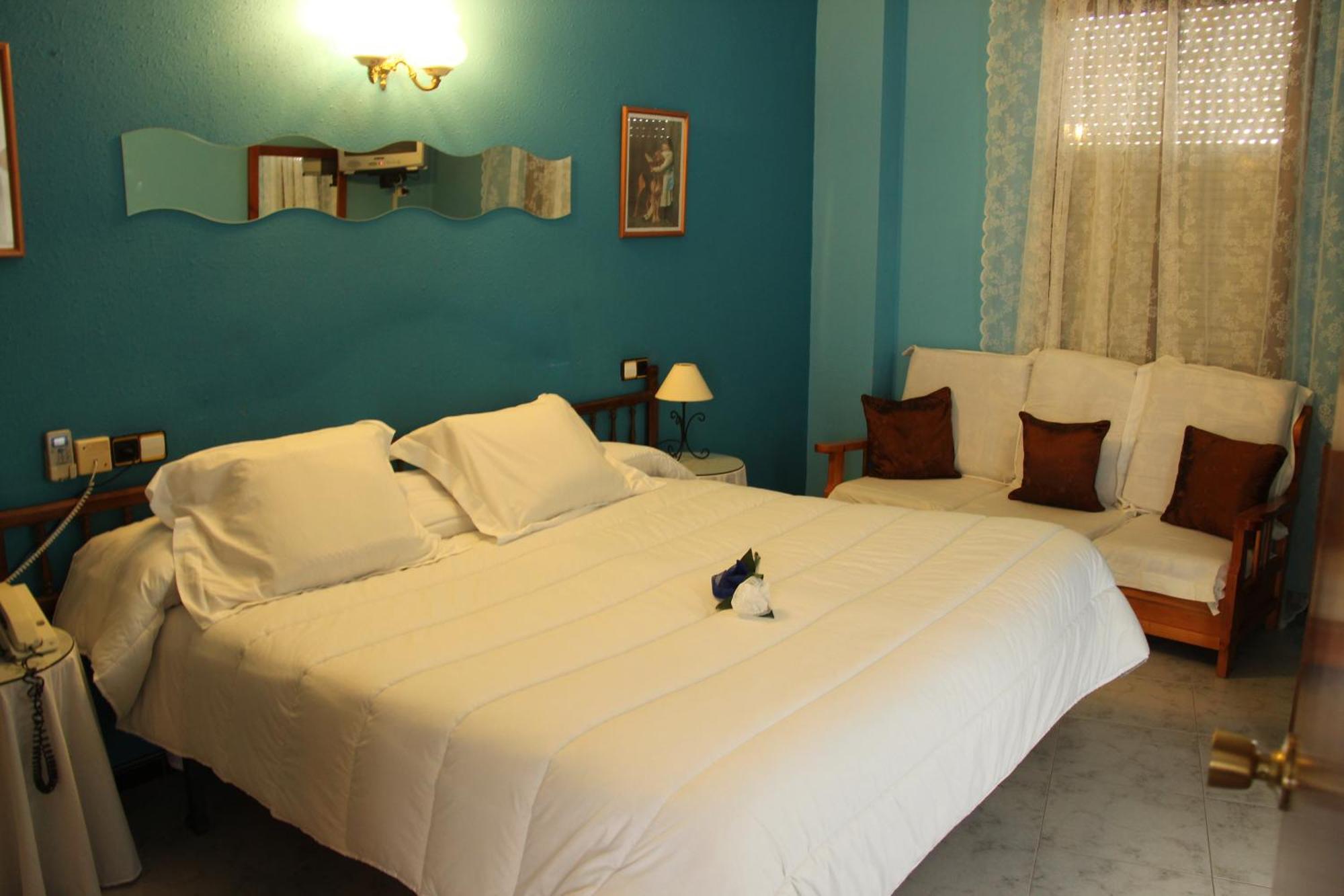 Hotel Vazquez Diaz Nerva Екстер'єр фото